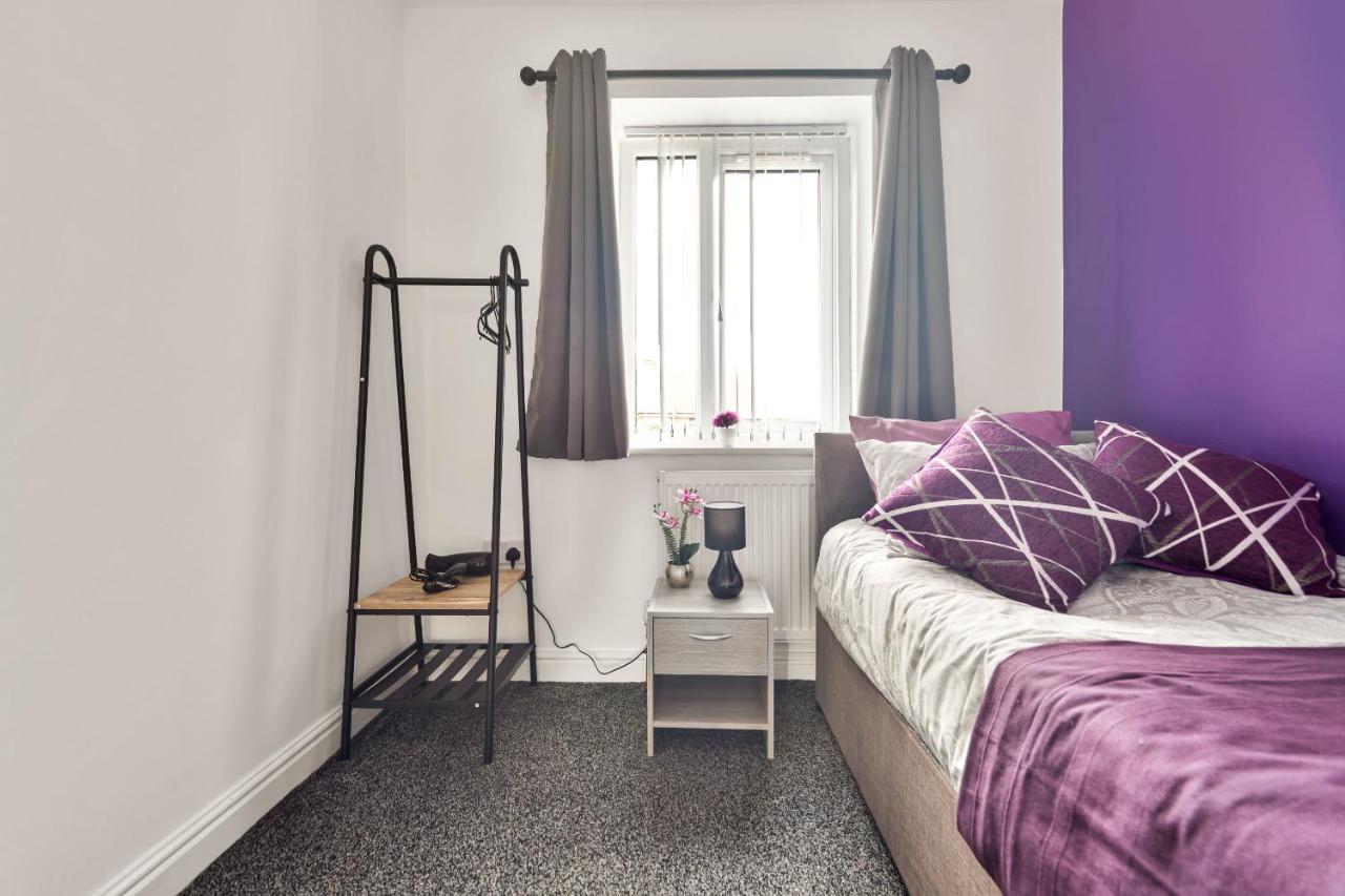 Exclusive House For Contractors And Families Villa Bradford  Exteriör bild